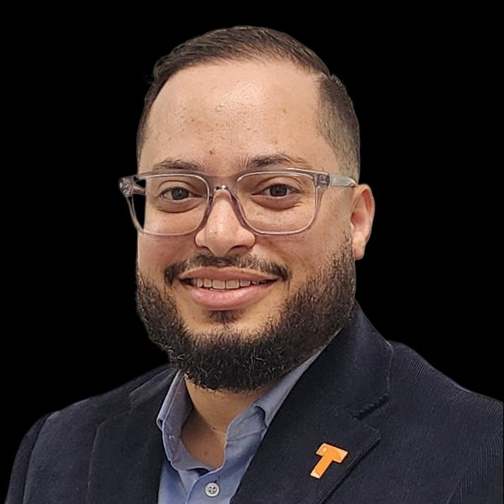 Portrait of Edwin Santiago.