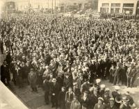 Crowd Gathers At The Opening Of The New Transbay Terminal (1939)